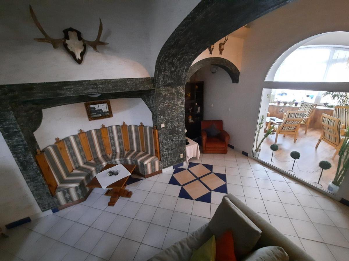 Hotel Koruna Есеник Экстерьер фото