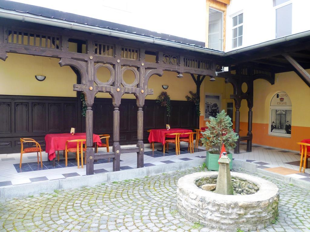 Hotel Koruna Есеник Экстерьер фото