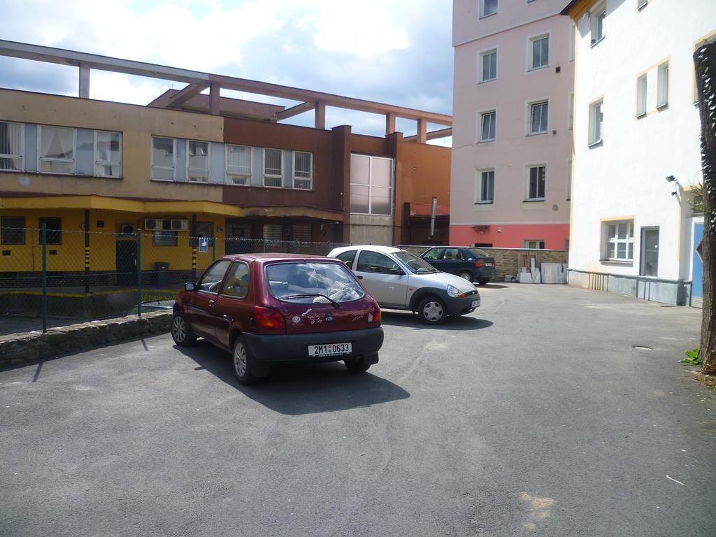 Hotel Koruna Есеник Экстерьер фото