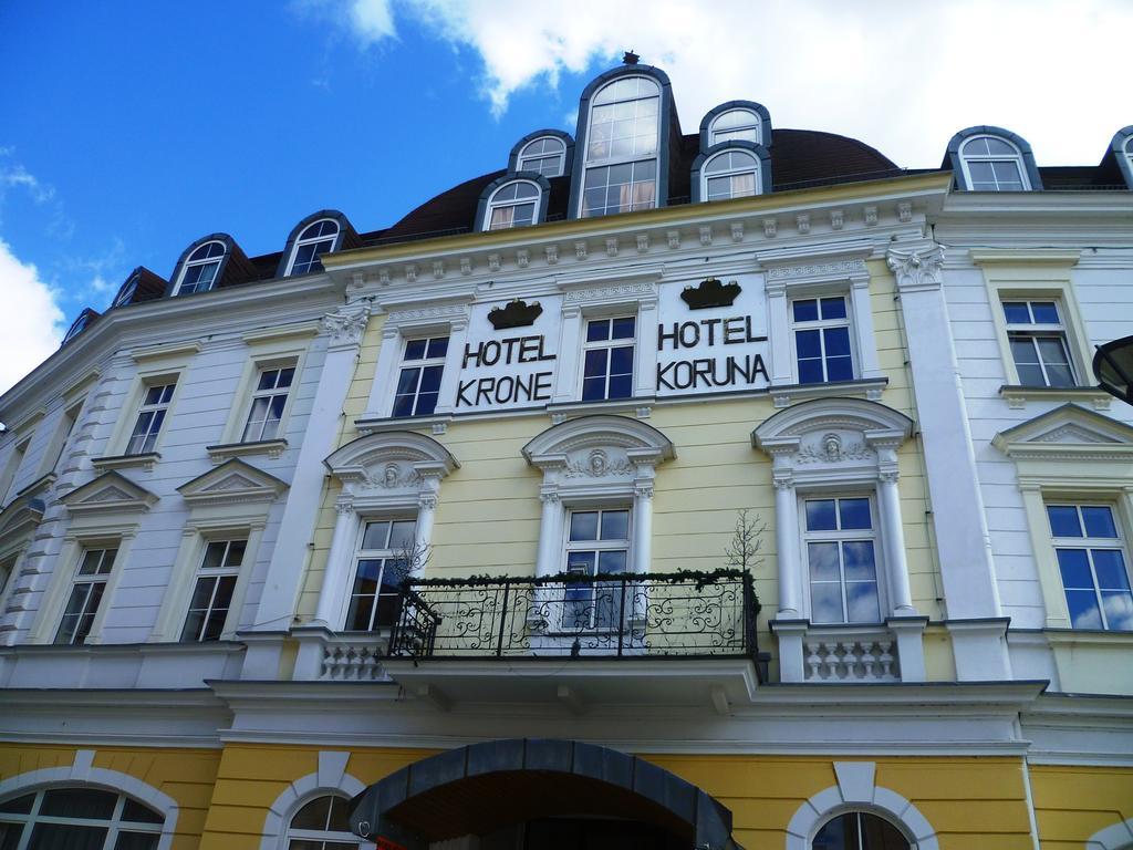 Hotel Koruna Есеник Экстерьер фото